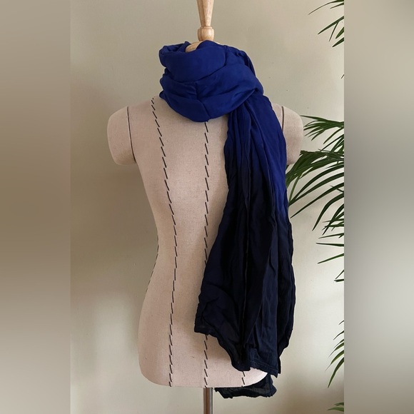Gorgeous Ombre Blue Lightweight Scarf - Picture 3 of 4